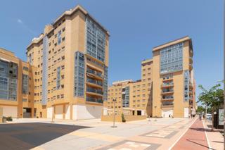 Location Appartement  Calle ramón y cajal. Se alquila piso en residencial parque de europa, cartagena.