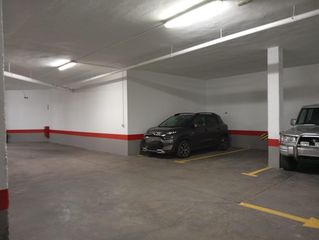 Miete Autoparkplatz  Plaza de reina maría cristina. Plaza de garaje grande en alameda