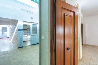 Casa aparellada a Los Dolores. Primer piso en venta
