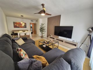 Appartamento in La Unión. Amplia vivienda con terraza privada, plaza de garaje y trastero