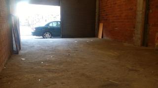 Local Comercial a Carrer carles rahola 23. Zona tranquil.la! zona sant.pau.