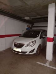 Parking coche en Carrer doctor castany, 83. Molt ben situat, prop de serveis