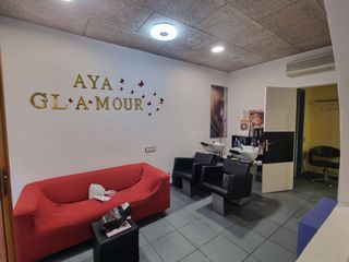 Locale commerciale in Carrer saragossa 13a. Local amb tots els serveis a prop, ben situat .