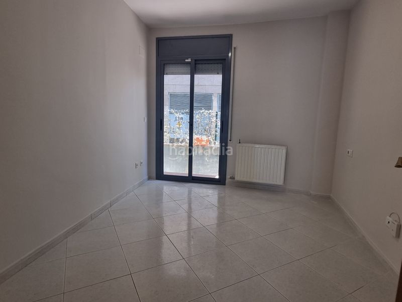 Foto ee6f8b37-84e5-443f-84eb-d0a1d6baf310. Planta baixa amb calefacció a Eixample Sud-Migdia Girona