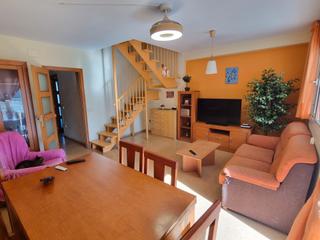 Duplex  Carrer rubén darío. Pis molt ben situat en zona tranquil.la amb tots els serveis a p