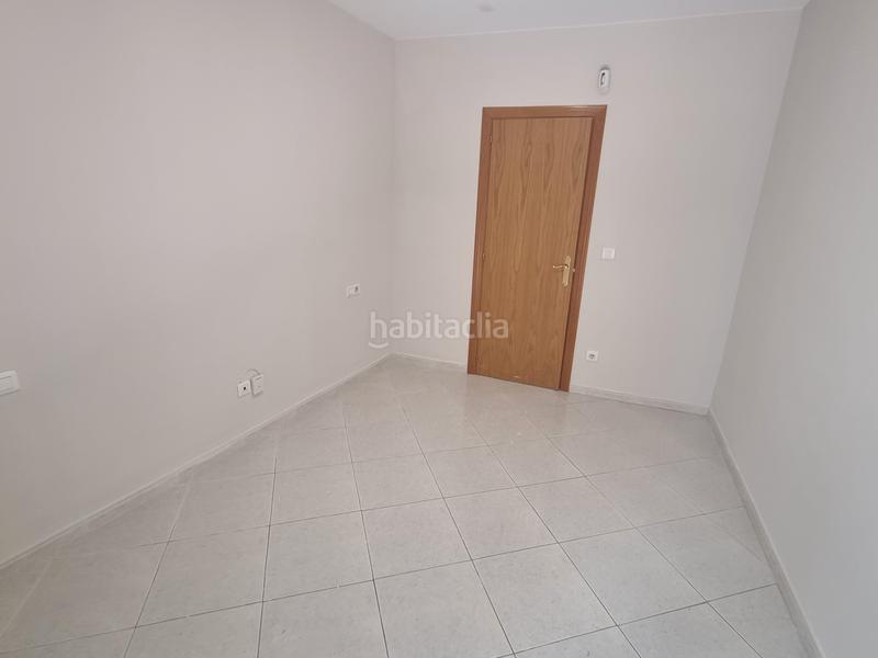 Foto db077102-53b7-4c95-93a5-503d9dd08c5e. Flat in plaça josep irla i bosch 22 in Eixample Sud-Migdia Girona