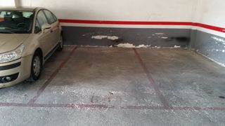 Rent Car parking in Carrer ramon turró i darder 14. Plaça de parking amb accés peatonal desde 2 carrers!.. devesa !