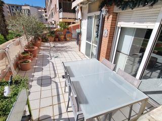 Flat  Carrer marquès de caldes de montbui. Pis molt ben situat en zona tranquil.la amb tots els serveis a p