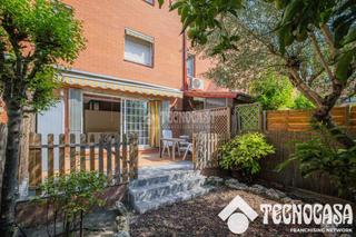 Maison jumelée à Can Roses. Casa en venta en rubí
