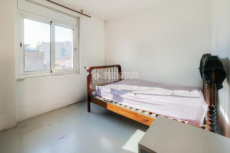 Foto 8b64c03b-0d09-45e4-8649-98d78d13a234. Piso  en venta en Mercat Rubí