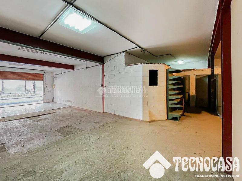 Foto bde8126d-4c4f-46de-8adb-bc4b8e13f6fc. Rent business premise in Mercat Rubí