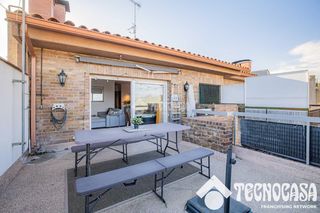 Dachwohnung in Sant Feliu de Codines. Ático en venta en sant feliu de codines