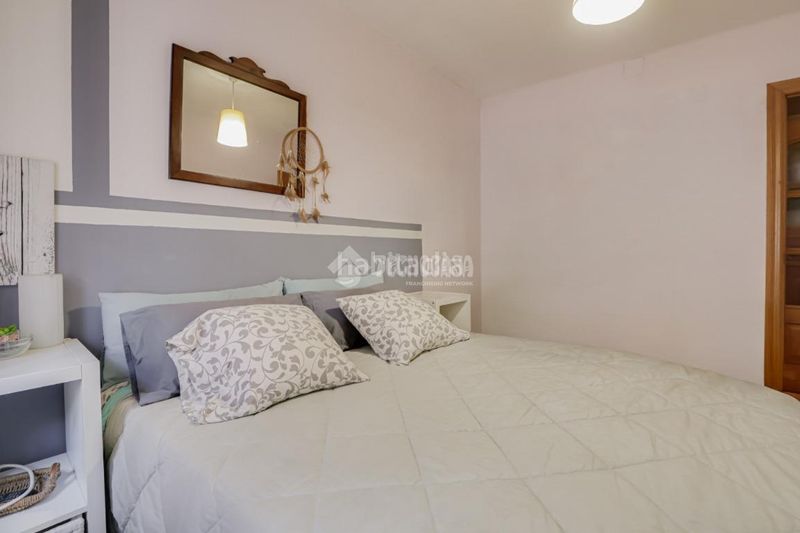Foto da4bfd85-7d41-4281-9366-65ea7d2534f4. Pis a Centre Rubí
