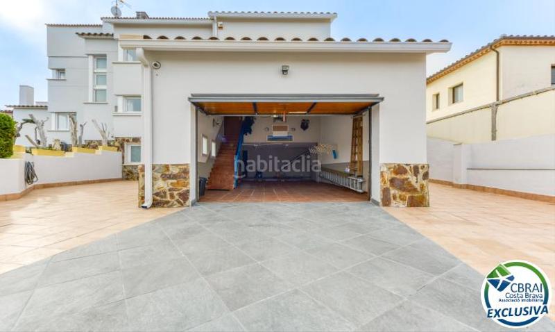 Foto a35bc4fd-e2fd-4cb3-81ba-c79d136ab023. Casa a carrer del cadí 13 a Nord Roses