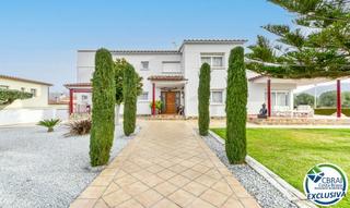 Haus in Carrer del cad 13. Magnifique maison