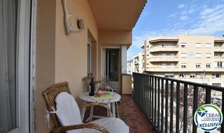 Pis a Carrer doctor ferran 34. Appartement au centre