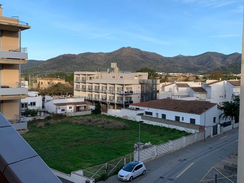 Foto 17afa754-08ff-4c62-b8d6-d3cae2380384. Piso en carrer de joanot martorell 5 très bel appartement vue mer avec licence touristique en Roses