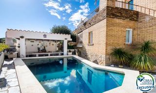 Casa a Carrer roma 20. Charmante maison individuelle avec piscine à mas oliva