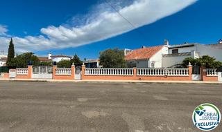 Casa adossada a Carrer cala d'or 9. Maison de 3 chambres, 3 salles de bain avec terrasses dans un qu