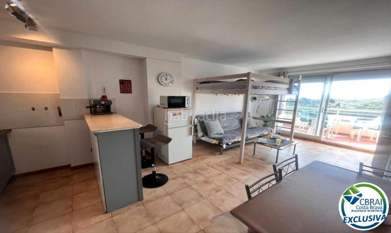 Foto 0507d656-abe1-494b-b093-0379868773aa. Estudio en carrer de la muga 175b grand studio avec terrasse et licence touristique en Empuriabrava