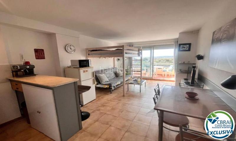 Foto 6f163c1d-9dfd-4fd8-8e38-075b21cd93ae. Estudio en carrer de la muga 175b grand studio avec terrasse et licence touristique en Empuriabrava