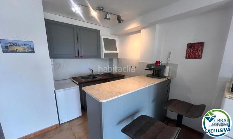 Foto cd315f8c-cc43-4d3e-b4da-957a97005555. Estudio en carrer de la muga 175b grand studio avec terrasse et licence touristique en Empuriabrava