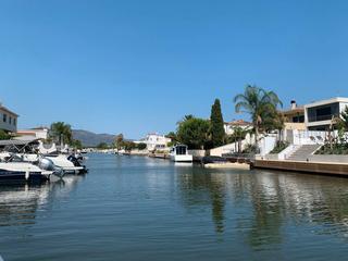 Reihenhaus  Carrer empries c. Casa de pescadores con amarre y garaje cerrado en empuriabrava