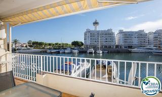 Appartement  Carrer cavall de mar 21. Magnifique appartement rénové avec de superbes vues sur le canal