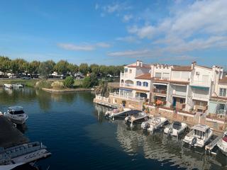 Pis  Carrer alberes 191. Bonito piso renovado  en empuriabrava alberes con licencia turis
