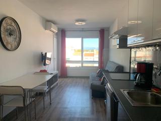 Etagenwohnung  Carrer alberes 191. Apartamento renovado con vista al canal a empuria