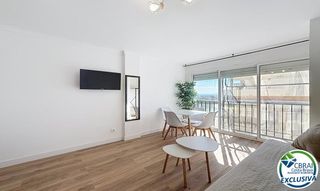 Studiowohnung  Carrer muga-delta 2. Estudio vista muga con licencia turística