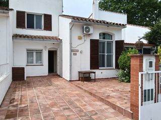 Haus  Carrer montseny 122. Encantadora casa de 3 habitaciones en sector de montseny