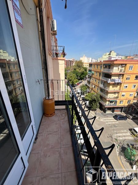 Foto af83d4ca-2333-4da0-bf42-68759f9da56f. Pis a Mont Olivet Valencia