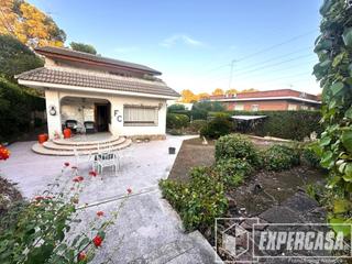 Chalet in La Cañada