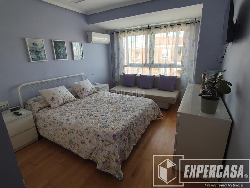 Foto bc848211-9a45-484e-b07c-72997c9c3328. Piso en Mont Olivet Valencia