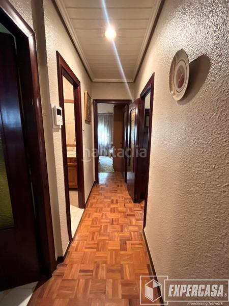 Foto 5892dea1-962a-46d9-acdb-585f8f32a936. Piso en Mont Olivet Valencia