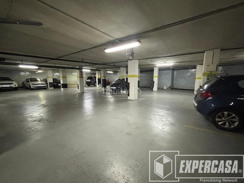 Foto 31d52c18-8414-44f5-8781-d4f9d4250b9a. Parking coche en calle granada 10 en Mont Olivet Valencia