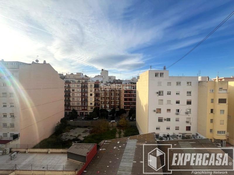 Foto d0543364-e607-4b08-9c65-b3b890fc14e4. Appartamento in avenida cid 25 in Barrio de Patraix Valencia