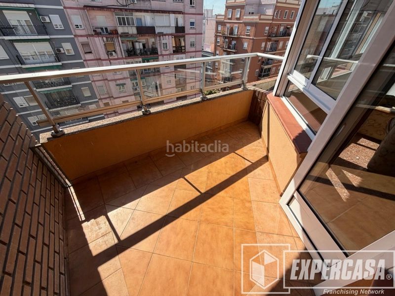 Foto 110dfebc-e9cd-45ec-b5bb-b141279ea5b5. Pis a Russafa Valencia