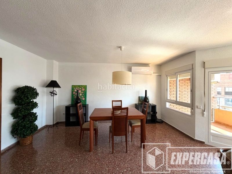 Foto b50cec5e-9821-4c2a-baff-c766300e590c. Pis a Russafa Valencia