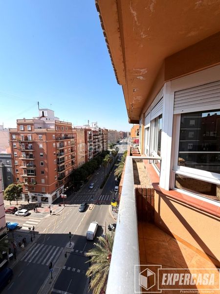 Foto ff668bbd-a08b-41e4-b8d9-9eedf8d1984d. Pis a Russafa Valencia