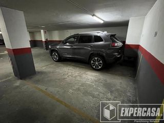 Parking voiture à Calle luis oliag 62