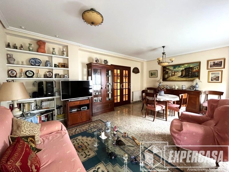 Foto 0e9854c1-91d4-4f96-8209-d8e897a216c9. Pis a Mont Olivet Valencia