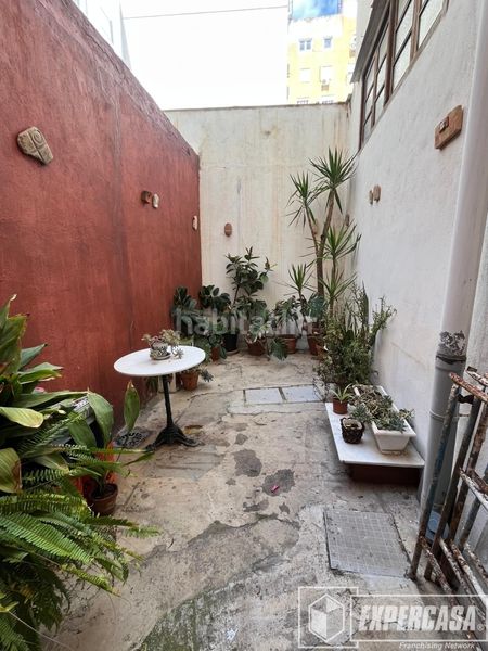 Foto 3d0c4bd4-fe9c-4b91-8de0-4abddd85be13. Local comercial a Aiora Valencia