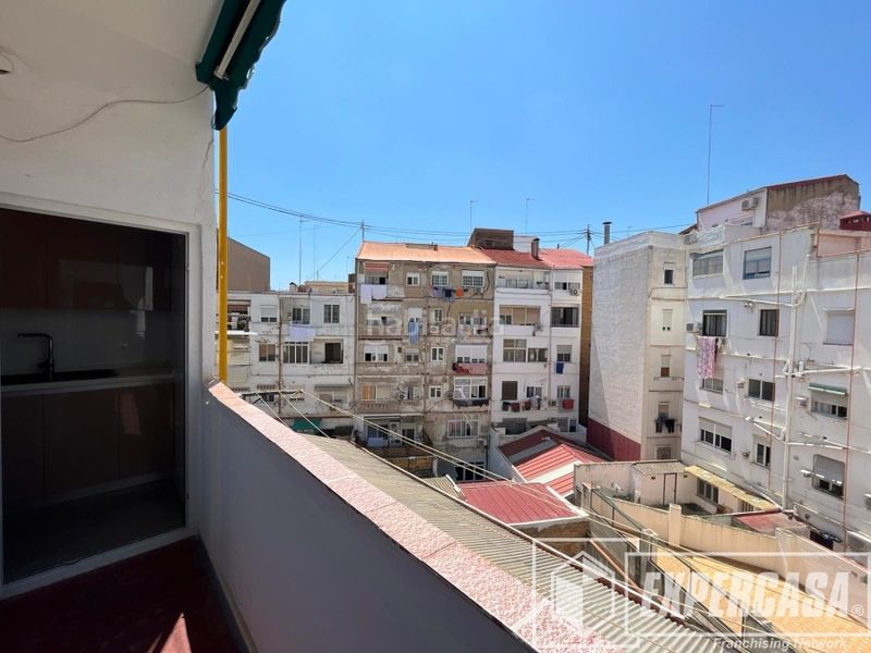 Foto 8d237271-9681-449a-8f70-740f9512688c. Pis a calle pedro aleixandre 8 a Mont Olivet Valencia