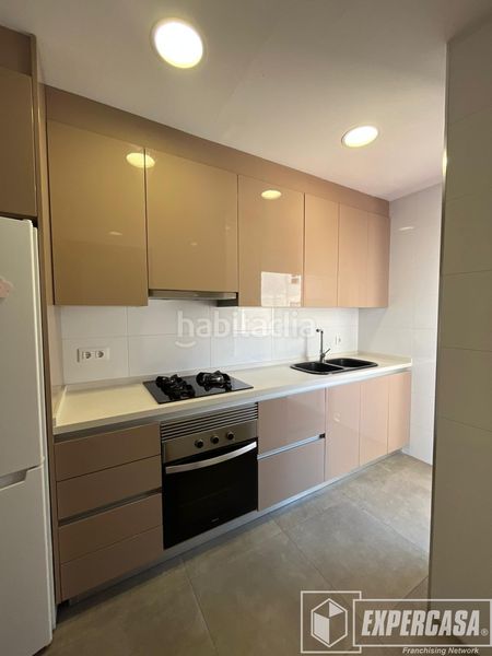 Foto 15bb920d-d1c3-422b-9d7b-681bd03149d8. Piso en calle pedro aleixandre 8 en Mont Olivet Valencia