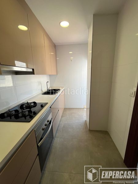 Foto 20e44b9f-6d3d-4819-8384-65c5668e60bf. Piso en calle pedro aleixandre 8 en Mont Olivet Valencia
