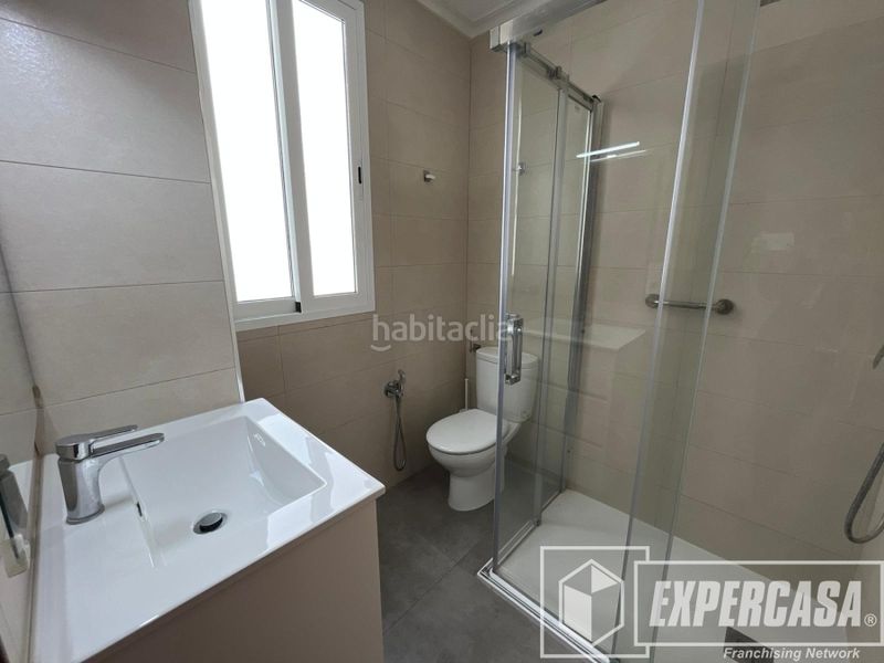 Foto 4a7fda24-ea13-43b4-8575-4029a0d34db0. Piso en calle pedro aleixandre 8 en Mont Olivet Valencia