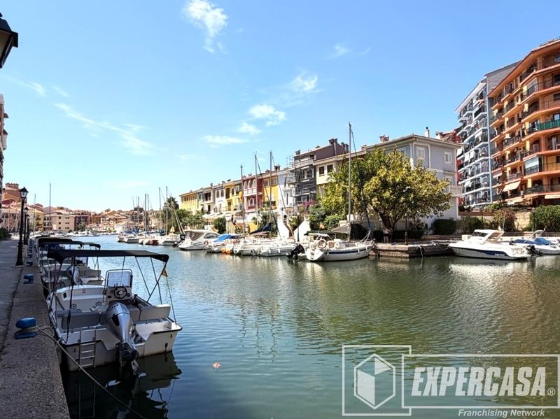Foto b3bf38c8-a9d2-44ba-b137-73a84f01f549. Pis a Port Saplaya Alboraya