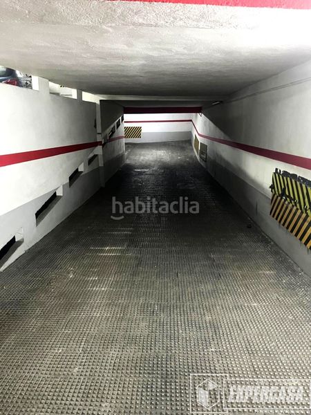 Foto 2c0ce458-abd8-48d0-9664-953fcb9a685f. Aparcament cotxe a Mont Olivet Valencia